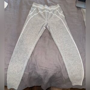 ALO Yoga Light Gray Leggings